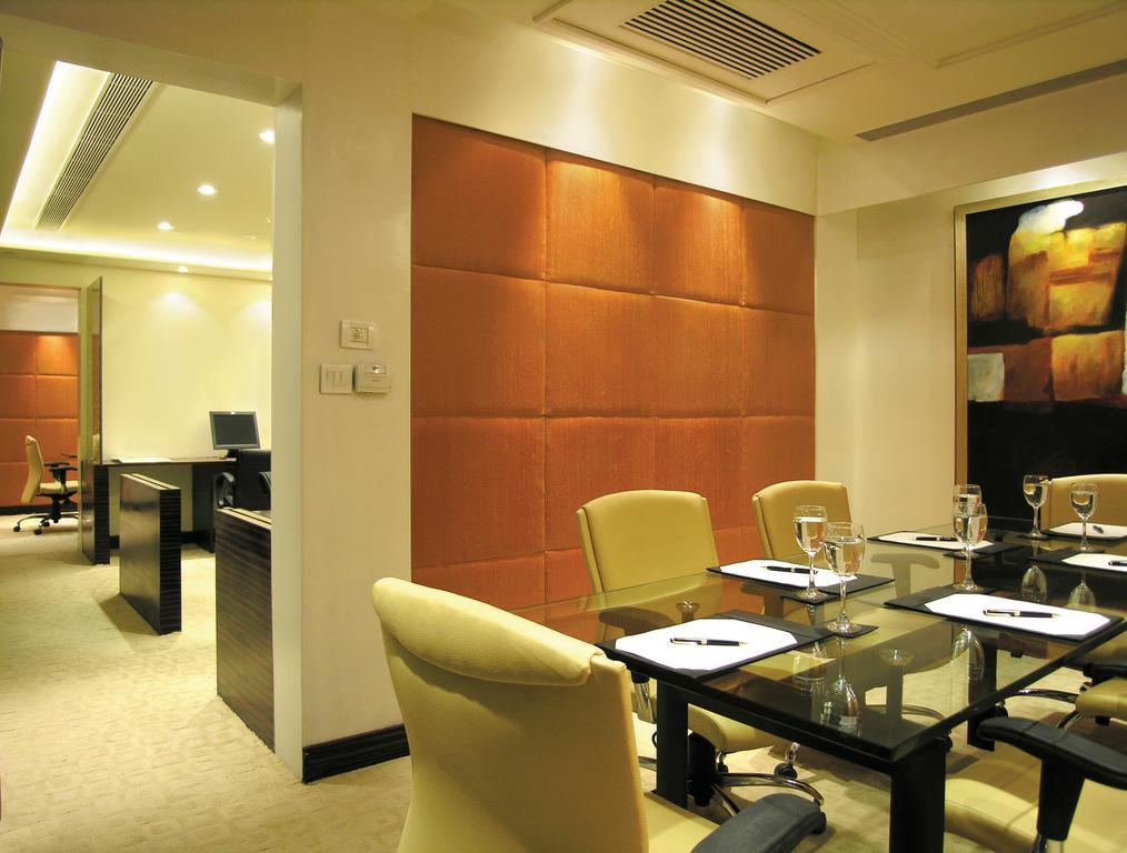 Taj Csandígarh Kültér fotó Meeting room at the Taj Mahal Palace, Mumbai